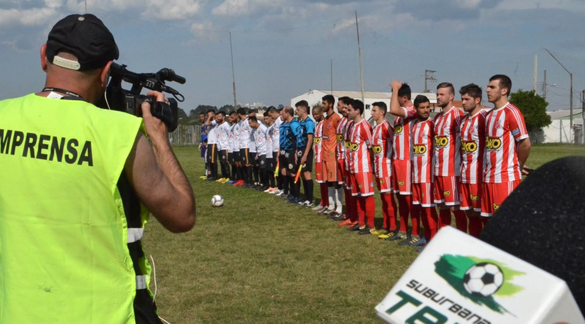 A Federação Paranaense de Futebol anunciou o veto à reversão de atletas profissionais para as disputas da série C da suburbana deste ano