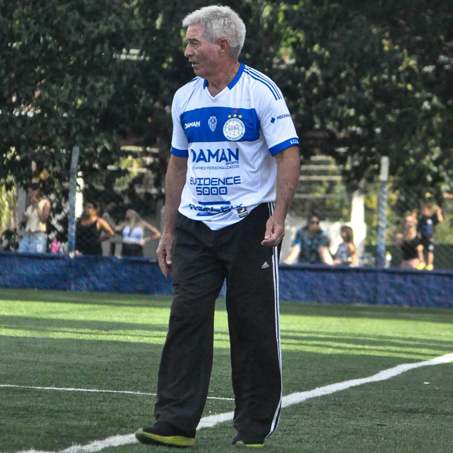 Em publicação nas redes sociais, o urano anunciou a saída do técnico Ary Marques, campeão da suburbana de 2026.